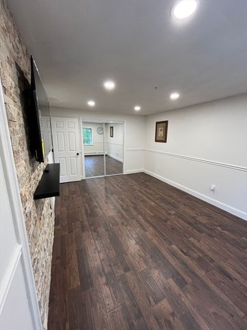 119 Grove St 245, Rockland, MA 02370