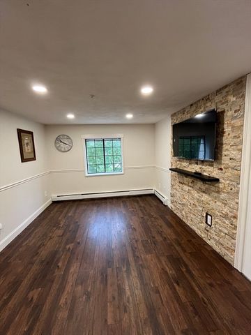 119 Grove St 245, Rockland, MA 02370
