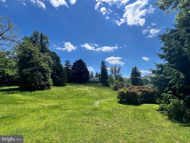 1900 FREDERICK RD, Catonsville, MD 21228