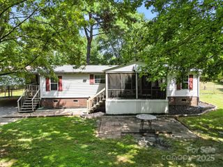 136 Morcroft Lane, Cleveland, NC 27013