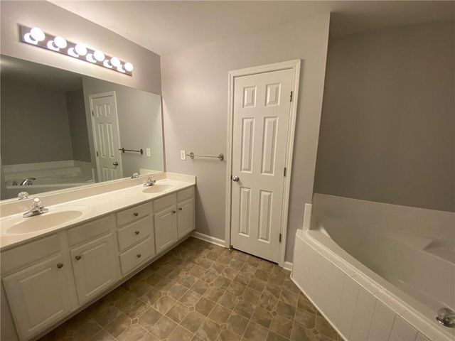 397 Creek Manor Way, Suwanee, GA 30024