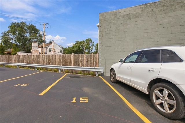 954 Shermer Road 15, Glenview, IL 60025