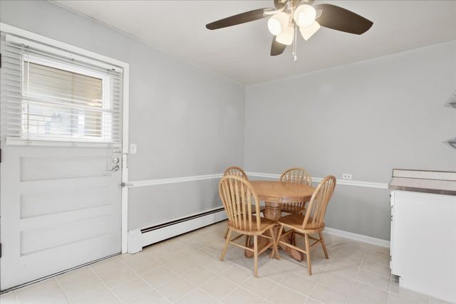 954 Shermer Road 15, Glenview, IL 60025
