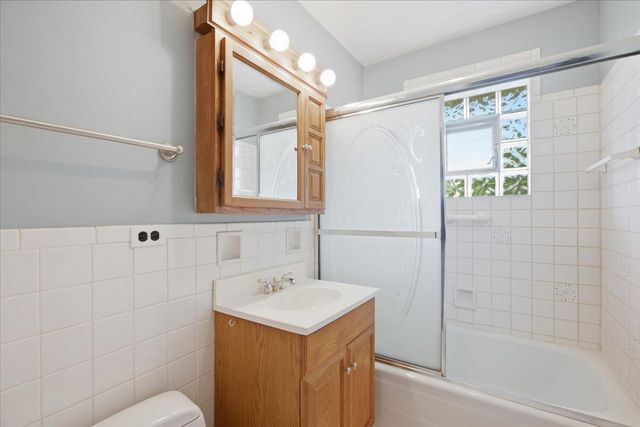 954 Shermer Road 15, Glenview, IL 60025