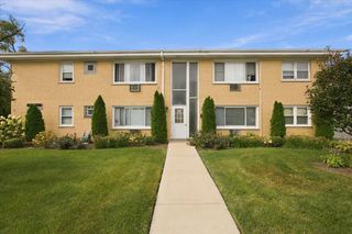 954 Shermer Road 15, Glenview, IL 60025