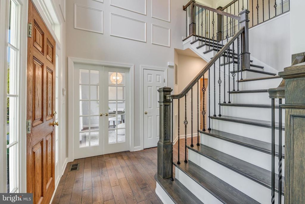 Image 2 of property listing at 126 SEAHAWK LN, Edgewater, MD 21037