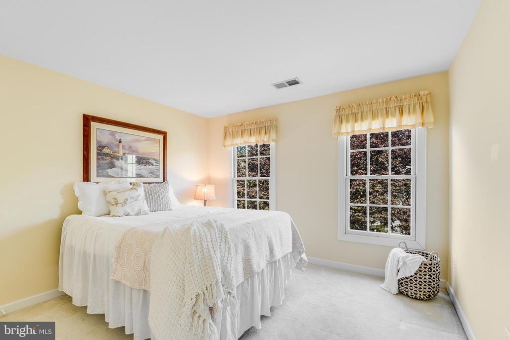 Image 26 of property listing at 126 SEAHAWK LN, Edgewater, MD 21037