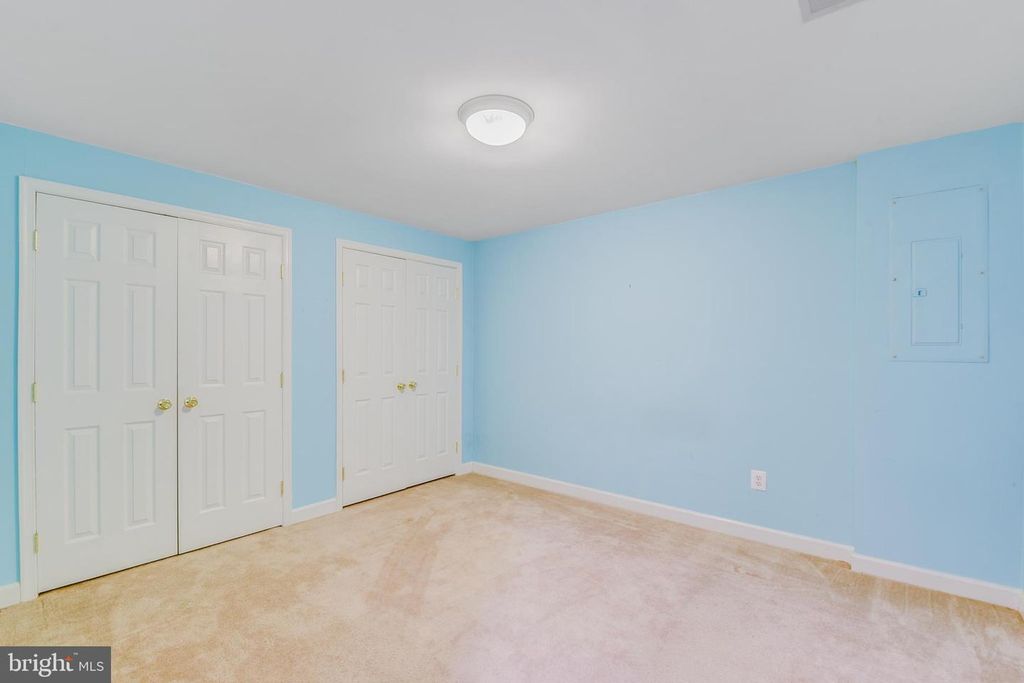 Image 29 of property listing at 126 SEAHAWK LN, Edgewater, MD 21037