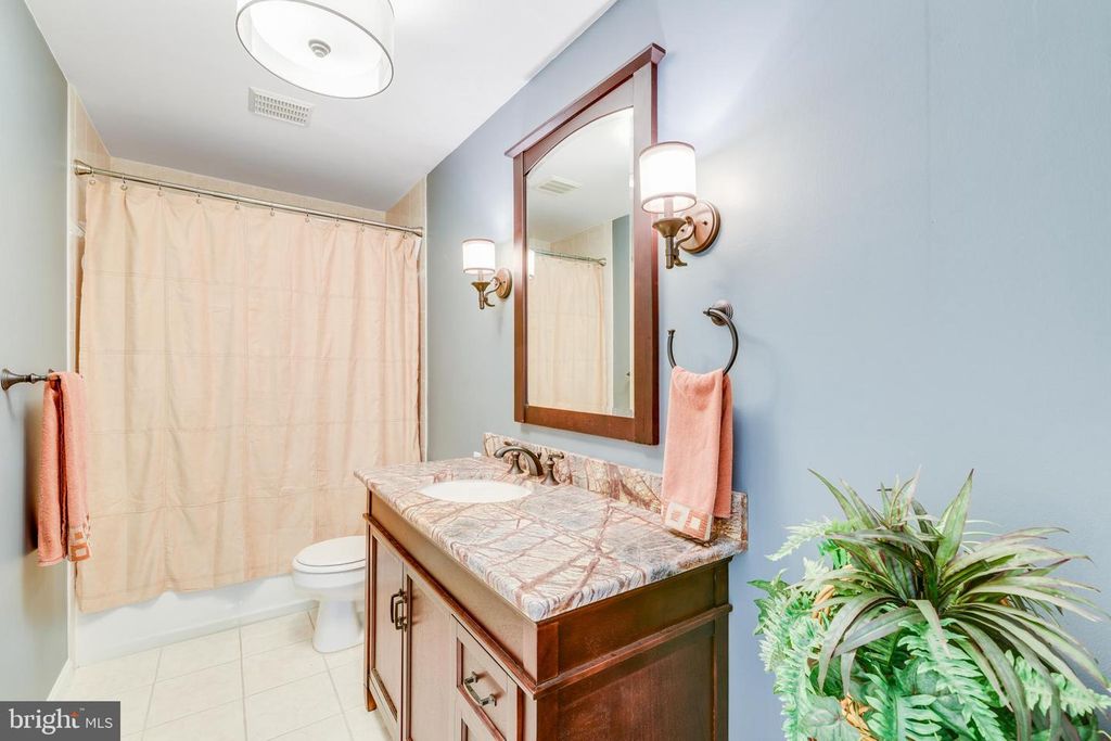 Image 30 of property listing at 126 SEAHAWK LN, Edgewater, MD 21037