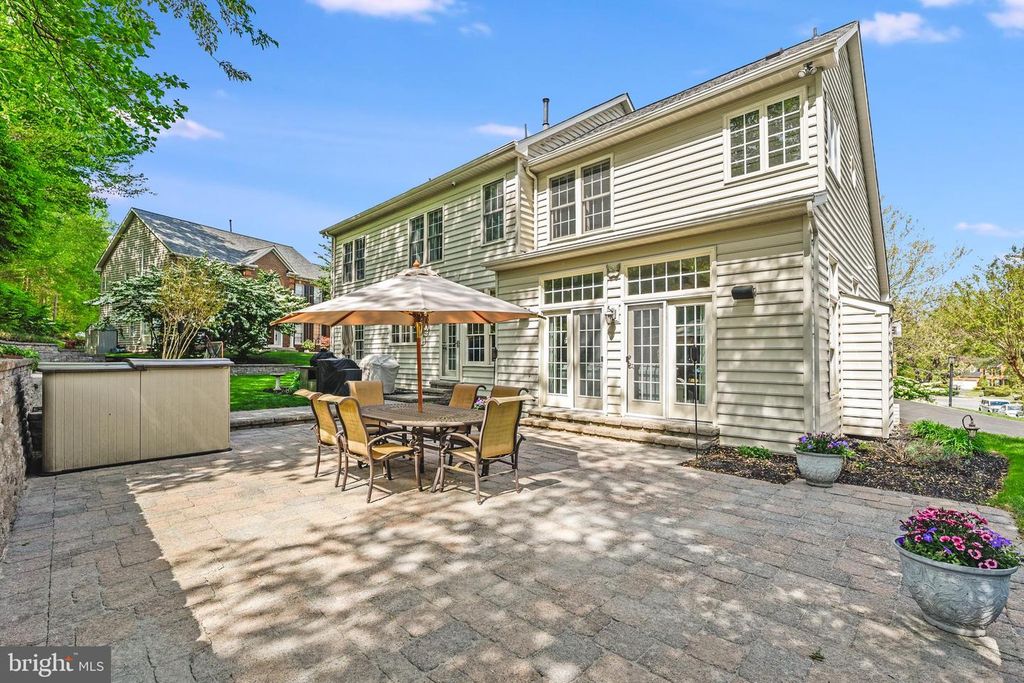 Image 37 of property listing at 126 SEAHAWK LN, Edgewater, MD 21037