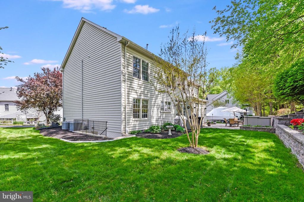 Image 38 of property listing at 126 SEAHAWK LN, Edgewater, MD 21037