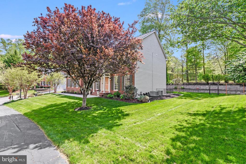 Image 39 of property listing at 126 SEAHAWK LN, Edgewater, MD 21037