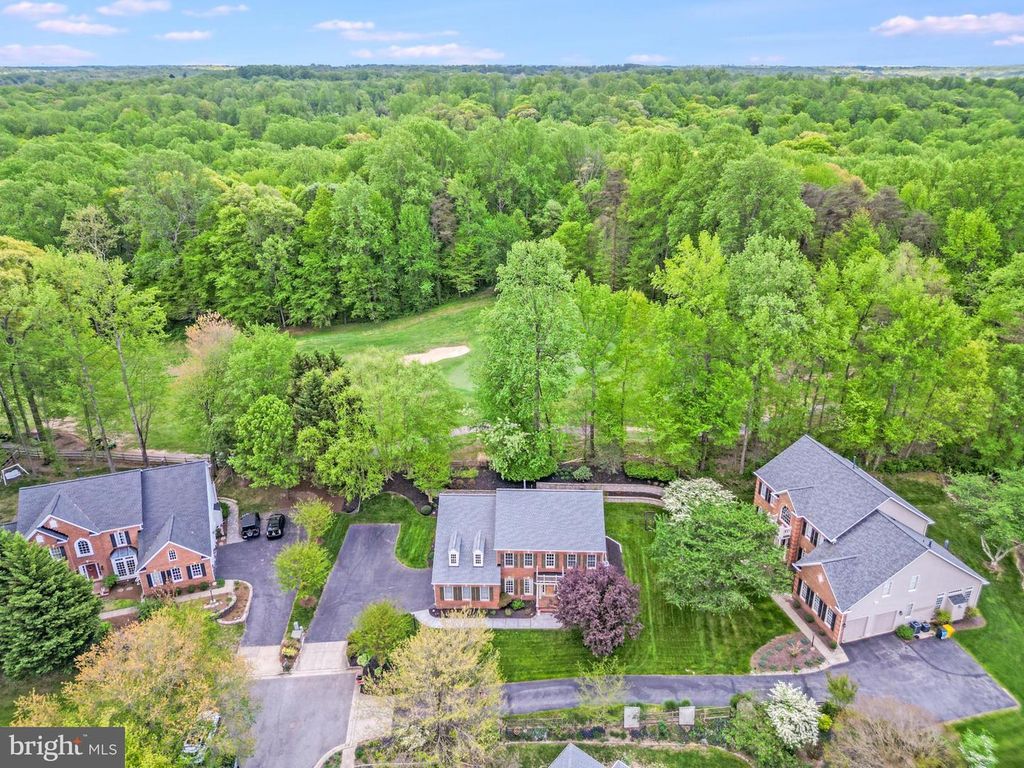 Image 45 of property listing at 126 SEAHAWK LN, Edgewater, MD 21037