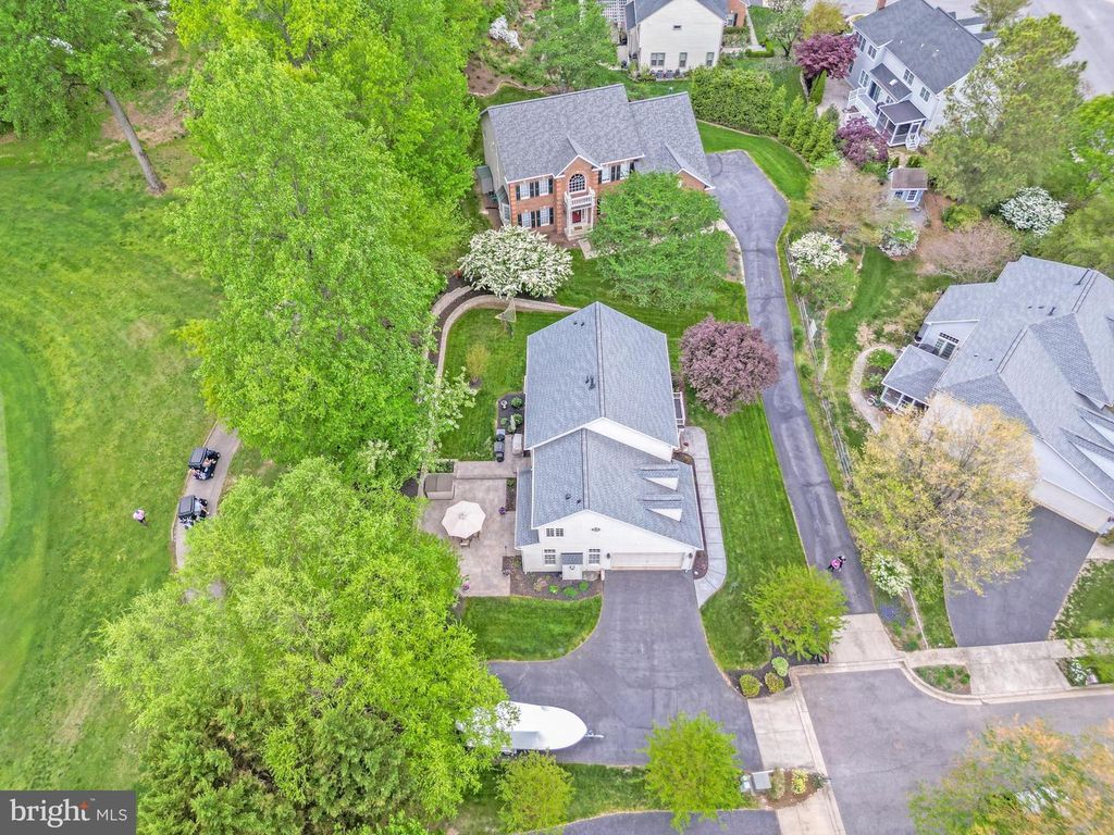 Image 46 of property listing at 126 SEAHAWK LN, Edgewater, MD 21037