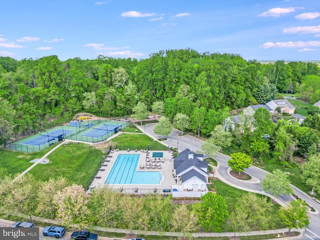 Image 51 of property listing at 126 SEAHAWK LN, Edgewater, MD 21037