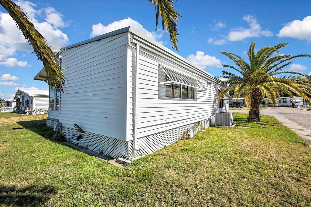 Image 27 of property listing at 3141 NANTUCKET DRIVE, Holiday, FL 34690