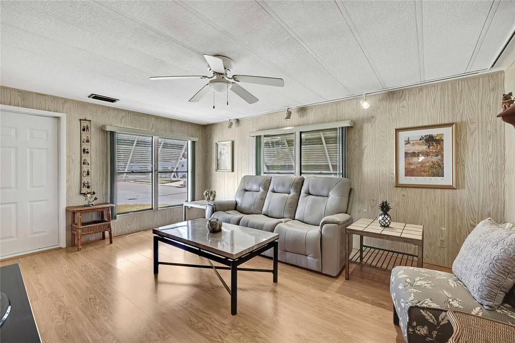 Image 5 of property listing at 3141 NANTUCKET DRIVE, Holiday, FL 34690