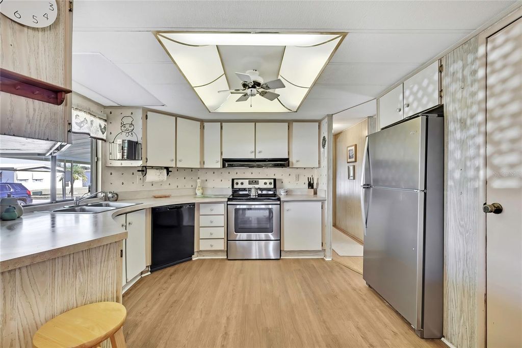 Image 6 of property listing at 3141 NANTUCKET DRIVE, Holiday, FL 34690