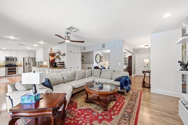 9922 NW 19th Street, Coral Springs, FL 33071