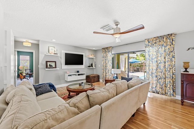 9922 NW 19th Street, Coral Springs, FL 33071