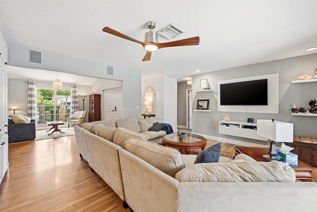 9922 NW 19th Street, Coral Springs, FL 33071