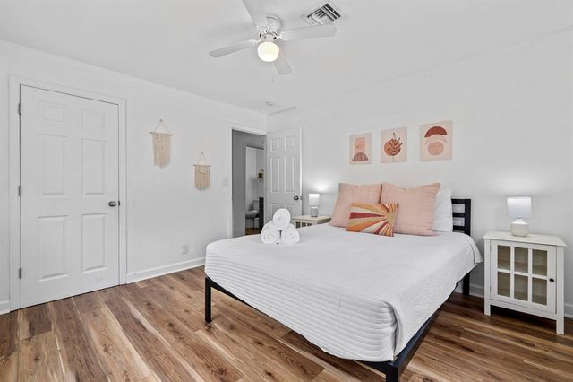827 Nathan Hale Road, West Palm Beach, FL 33405