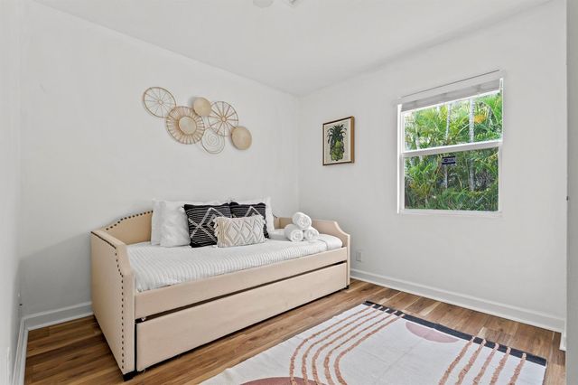 827 Nathan Hale Road, West Palm Beach, FL 33405
