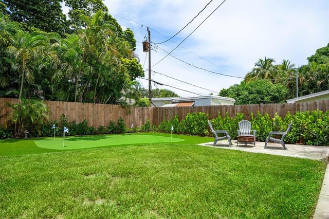 827 Nathan Hale Road, West Palm Beach, FL 33405