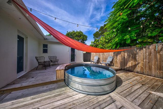 827 Nathan Hale Road, West Palm Beach, FL 33405