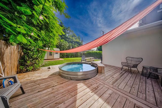 827 Nathan Hale Road, West Palm Beach, FL 33405