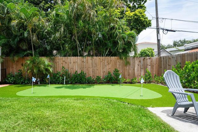 827 Nathan Hale Road, West Palm Beach, FL 33405