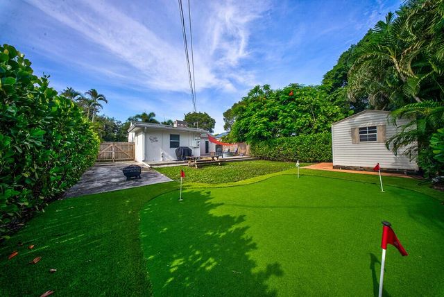 827 Nathan Hale Road, West Palm Beach, FL 33405