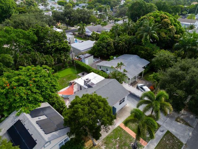 827 Nathan Hale Road, West Palm Beach, FL 33405