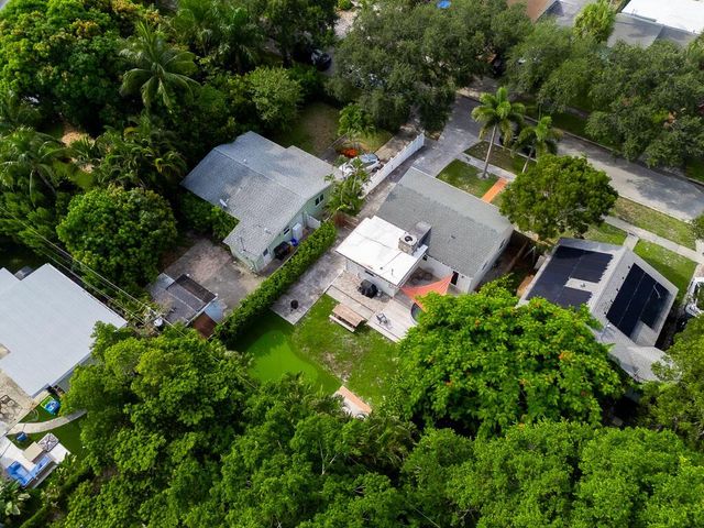 827 Nathan Hale Road, West Palm Beach, FL 33405