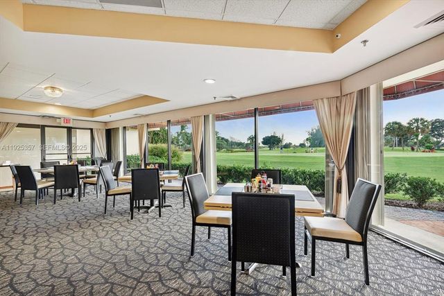 9511 N Hollybrook Lake Dr 108, Pembroke Pines, FL 33025