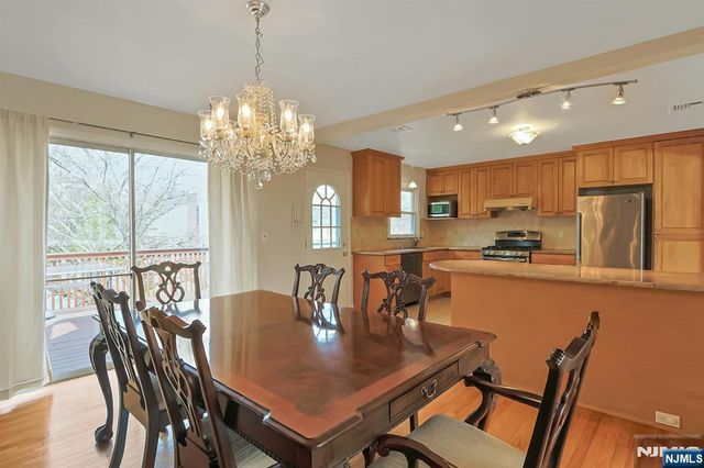 81 Queen Court, Hillsdale, NJ 07642