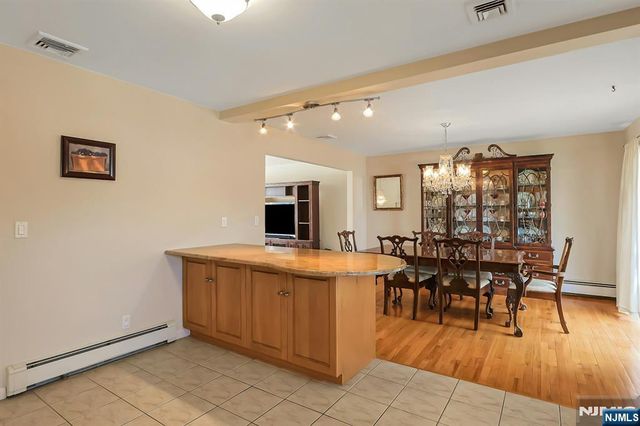 81 Queen Court, Hillsdale, NJ 07642