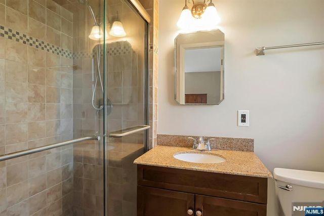 81 Queen Court, Hillsdale, NJ 07642