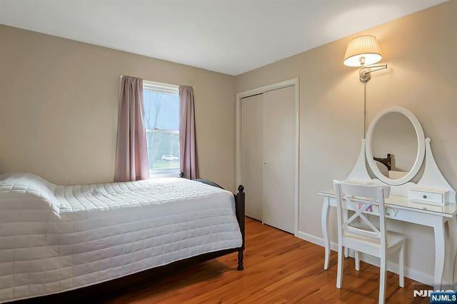 81 Queen Court, Hillsdale, NJ 07642