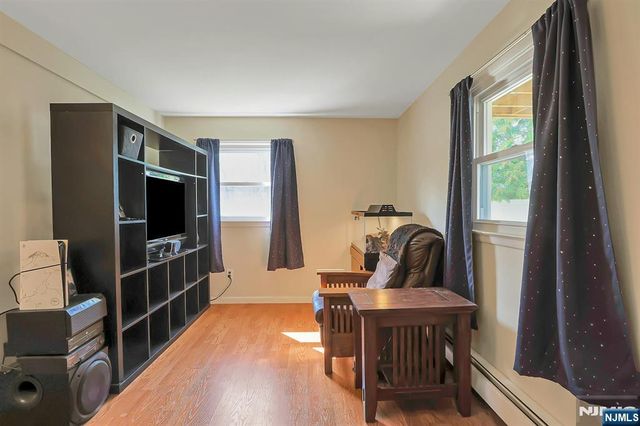 81 Queen Court, Hillsdale, NJ 07642