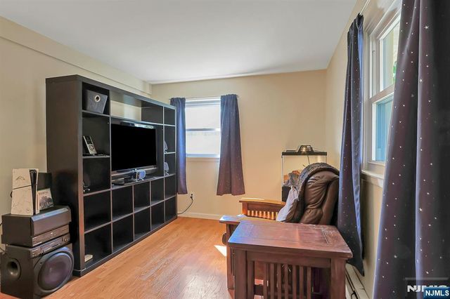 81 Queen Court, Hillsdale, NJ 07642