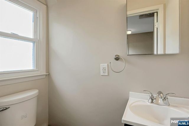 81 Queen Court, Hillsdale, NJ 07642