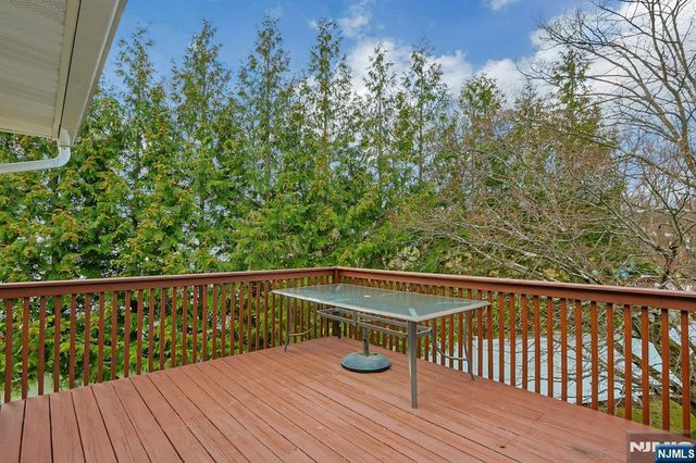 81 Queen Court, Hillsdale, NJ 07642