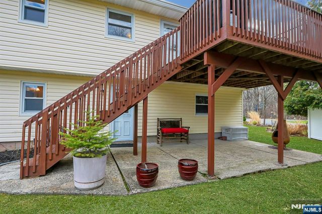 81 Queen Court, Hillsdale, NJ 07642