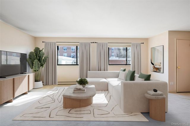 27 Bond Street B, Great Neck, NY 11021