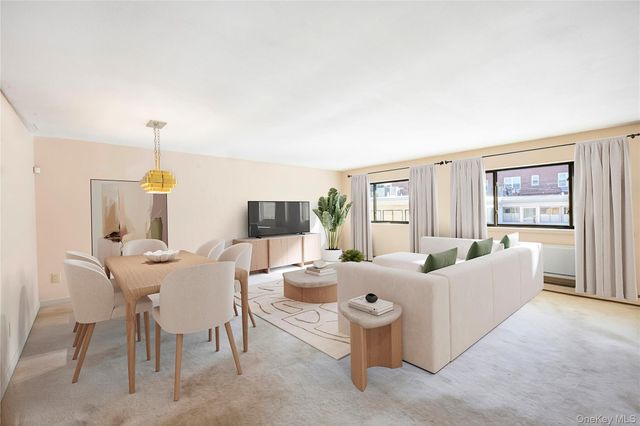 27 Bond Street B, Great Neck, NY 11021