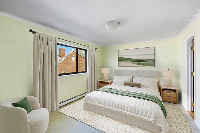 27 Bond Street B, Great Neck, NY 11021