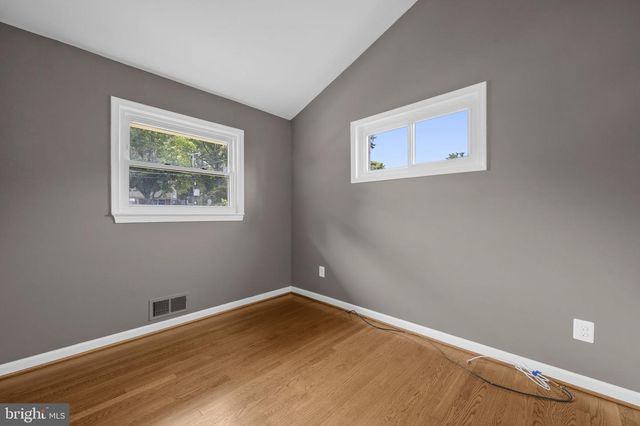 4216 SIDEBURN RD, Fairfax, VA 22030