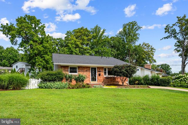 4216 SIDEBURN RD, Fairfax, VA 22030