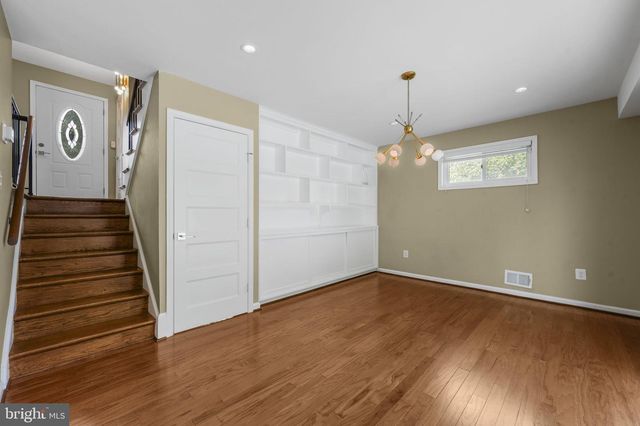 4216 SIDEBURN RD, Fairfax, VA 22030